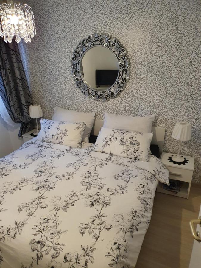 Apartments Paris Umag Bagian luar foto
