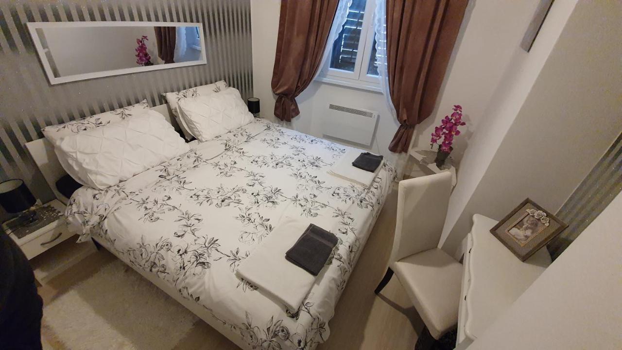 Apartments Paris Umag Bagian luar foto