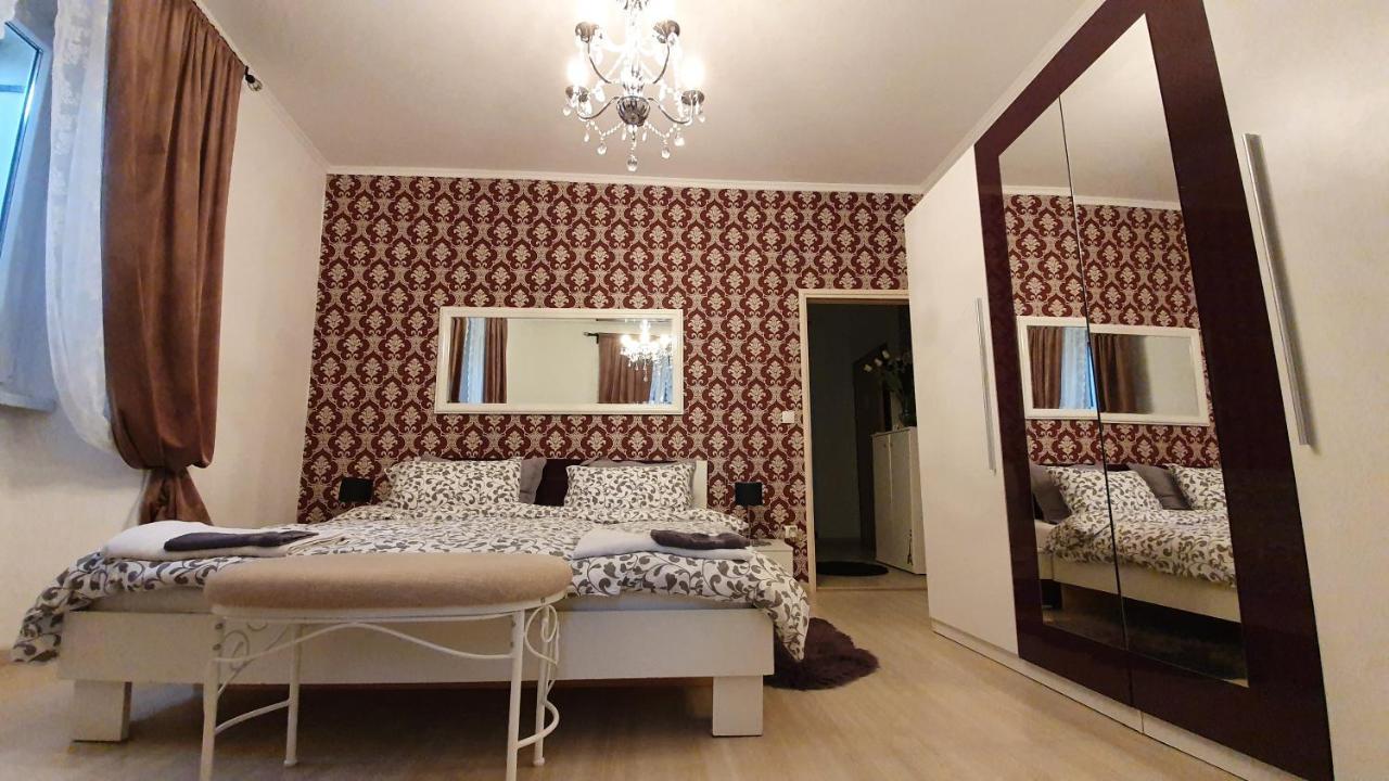 Apartments Paris Umag Bagian luar foto