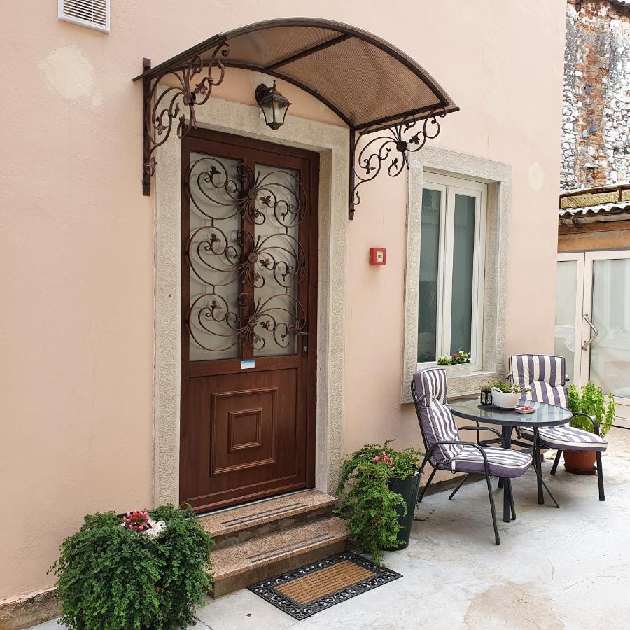Apartments Paris Umag Bagian luar foto