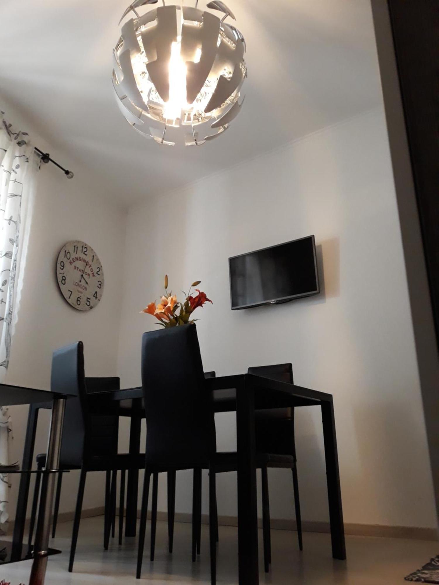 Apartments Paris Umag Bagian luar foto