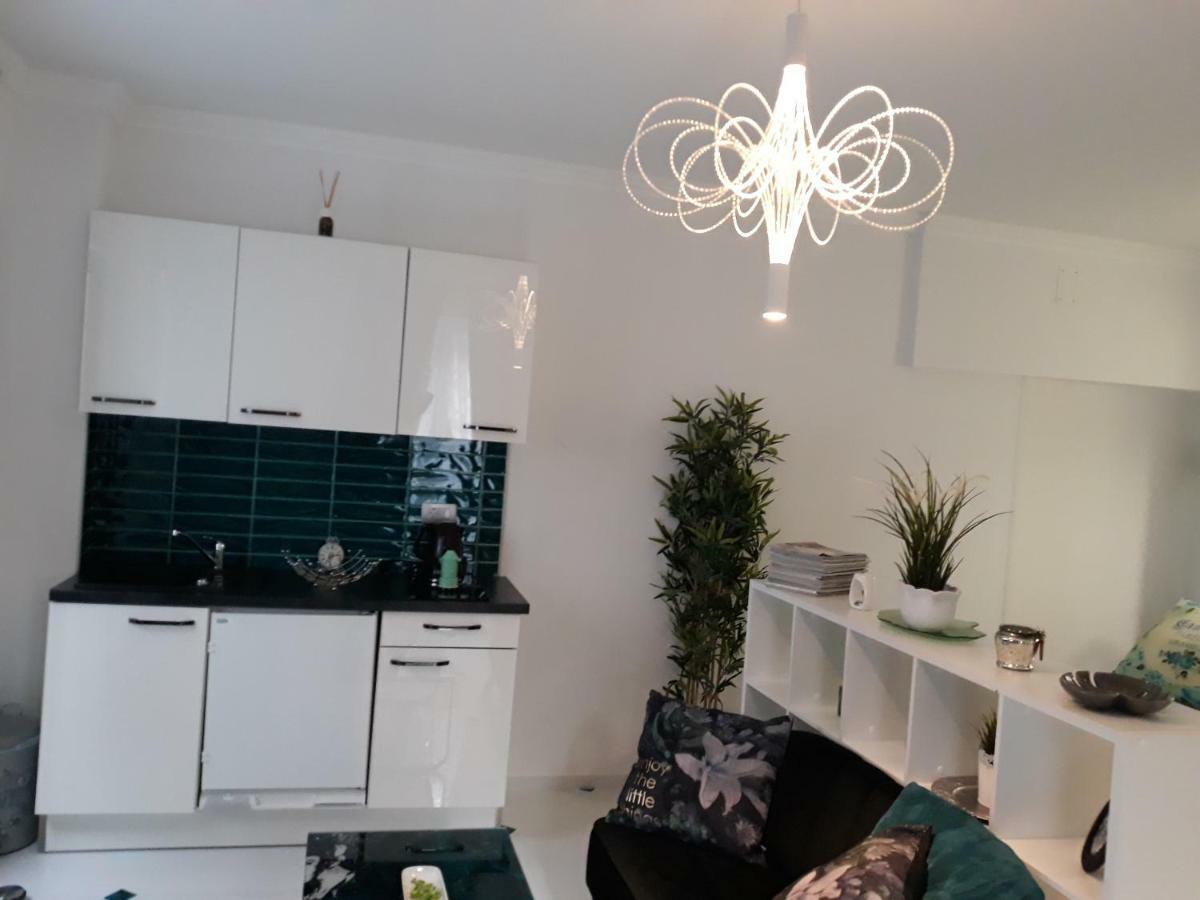 Apartments Paris Umag Bagian luar foto